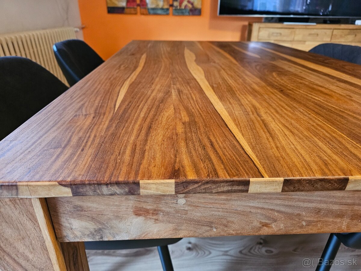 Jedalensky stol masiv +4 stolicky - 2