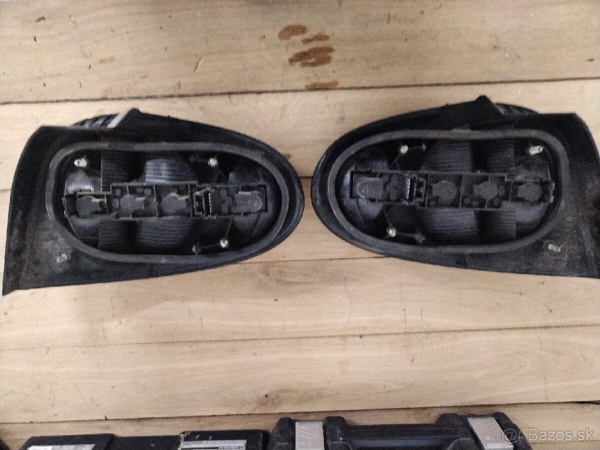 Renault Megane coupé 1-zadné svetla - 2