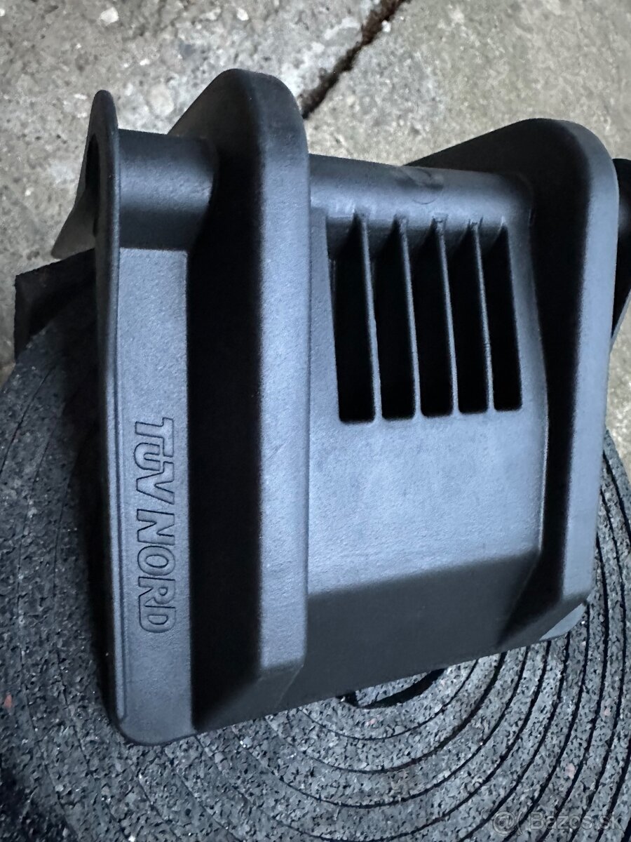 protišmyková podložka + rohy - 2