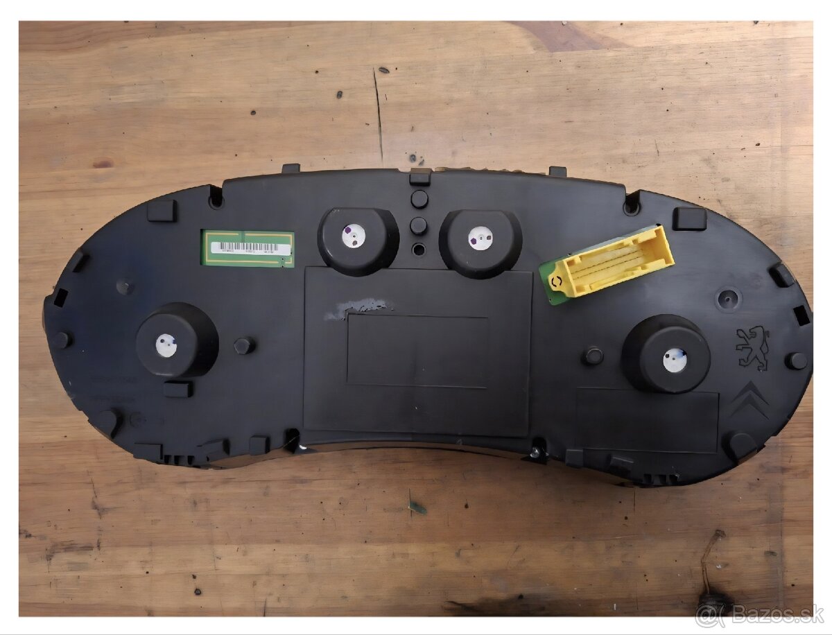 Prístrojový panel (budíky) Peugeot 308 (2012) - 2