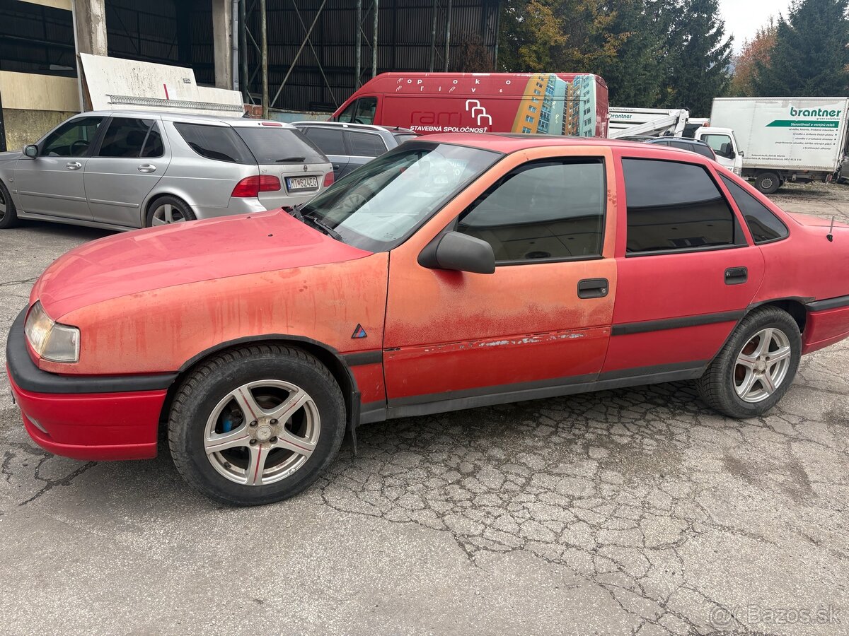 Opel Vectra a 1.6 benzín - 2