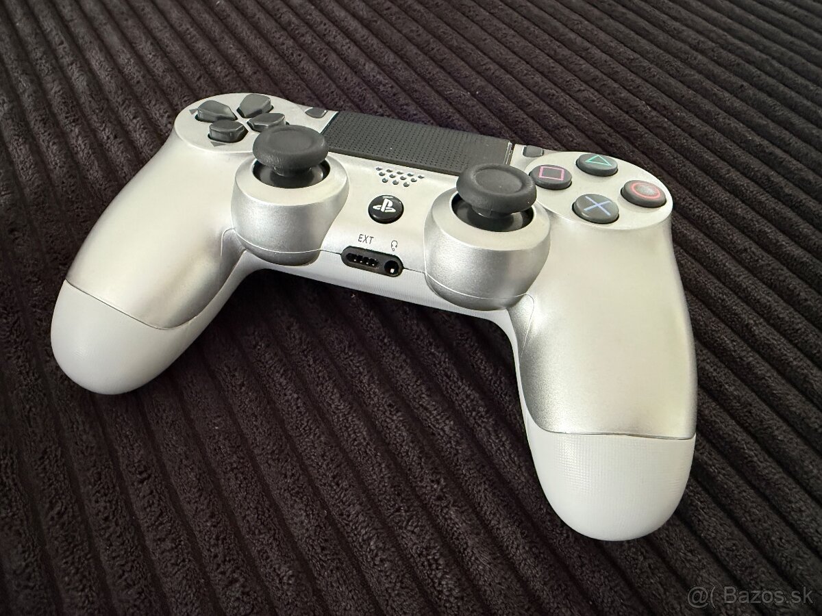 Ovladac PS4 - 2