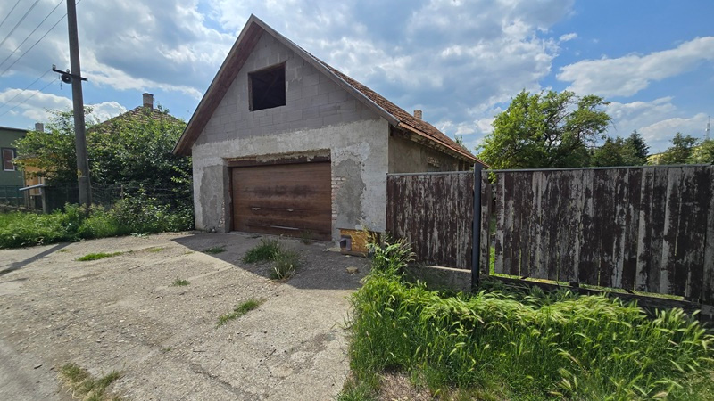RD v obci Pohronský Ruskov na Hronskej ul. - poz. 1418 m² - Pohľad 2
