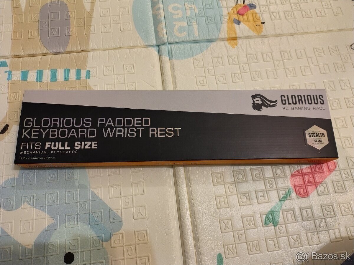 Glorious GSW-100-STEALTH Slim Wrist Rest, Full-Size - 2