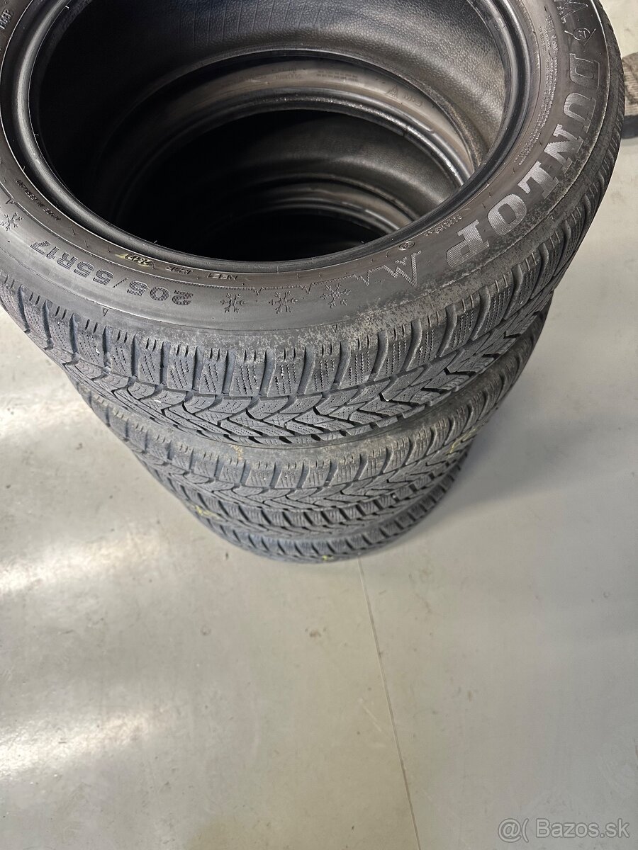 Zimné Dunlop 205/55R17 95V - 2