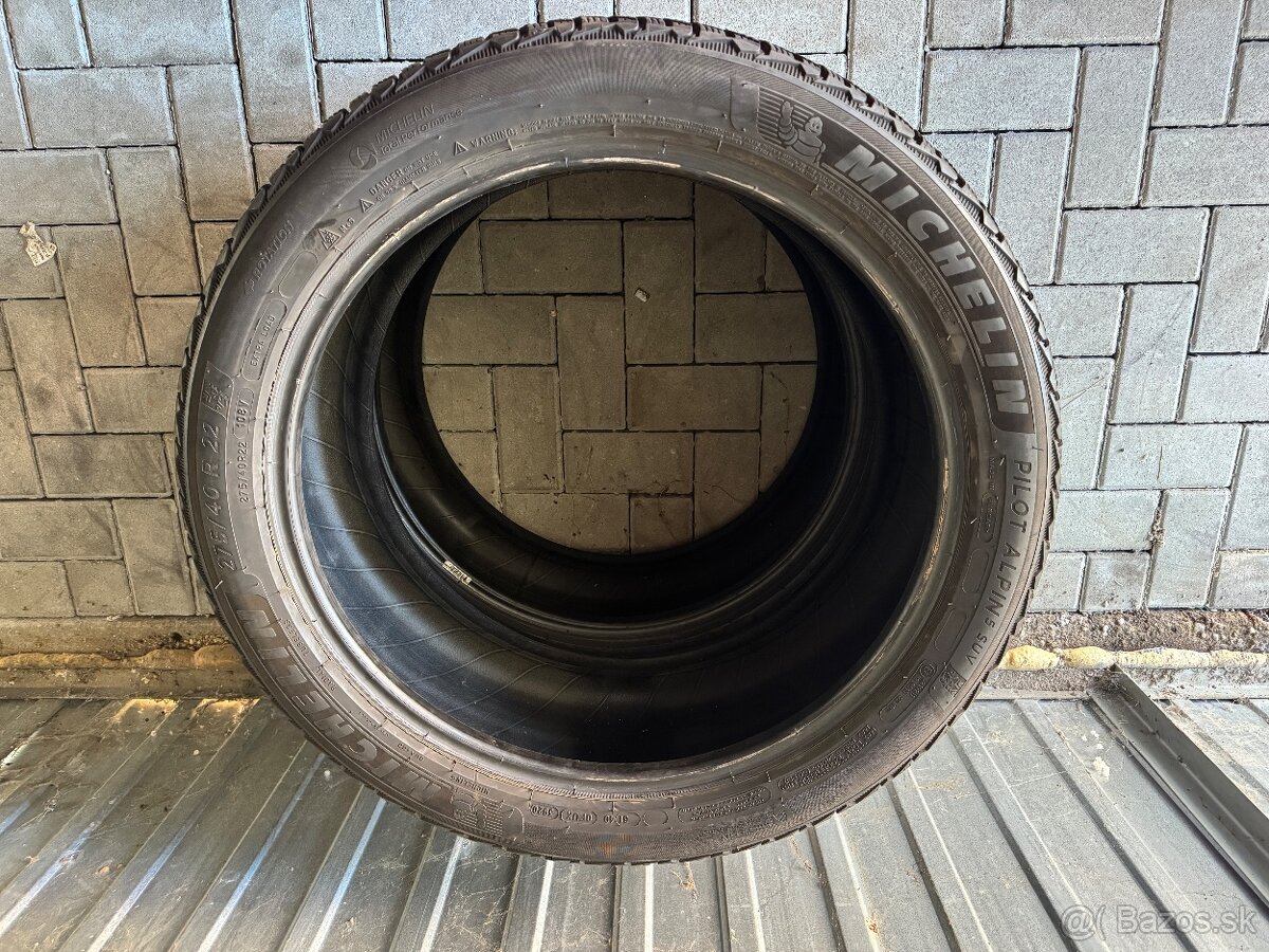 275/40R22 Michelin - 2