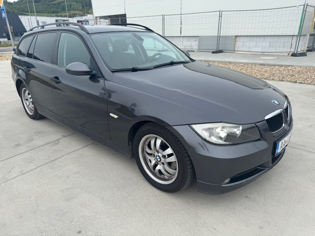 BMW Rad 3 Touring 320d AKONTACIA OD 0% - 2