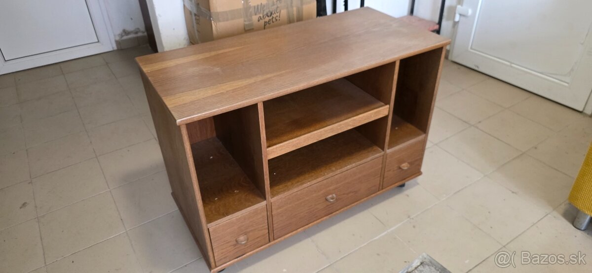 Skrinka pod televízor - 2