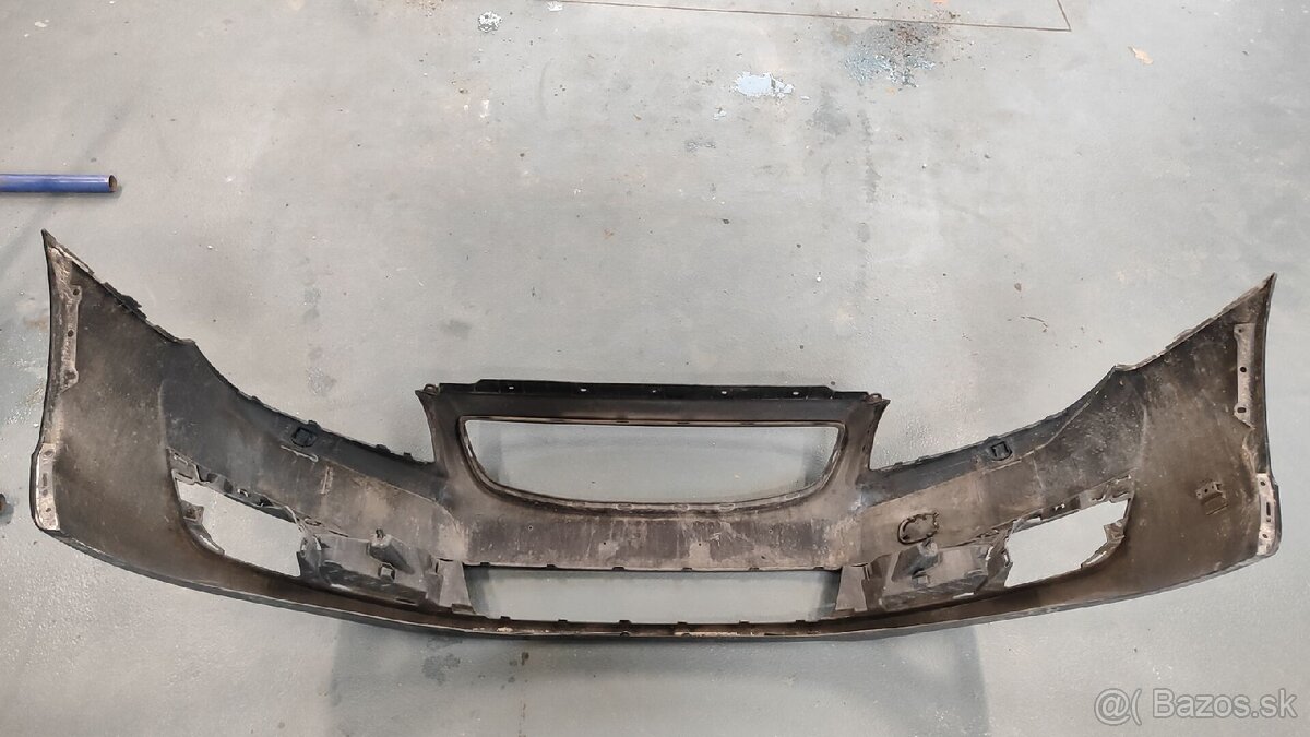 Predám predný nárazník VOLVO V70 III - 2