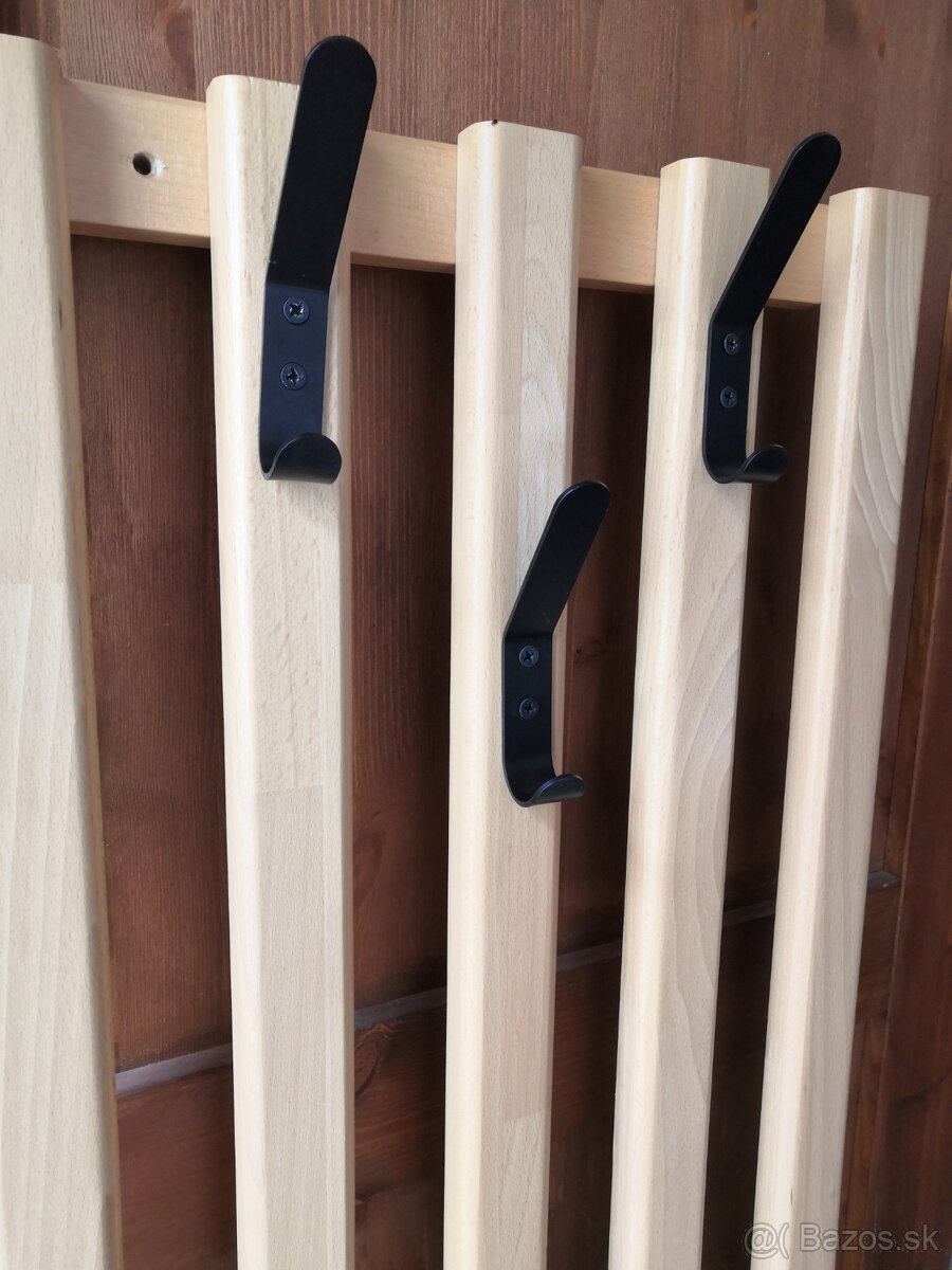 Nástenný vešiak - 2