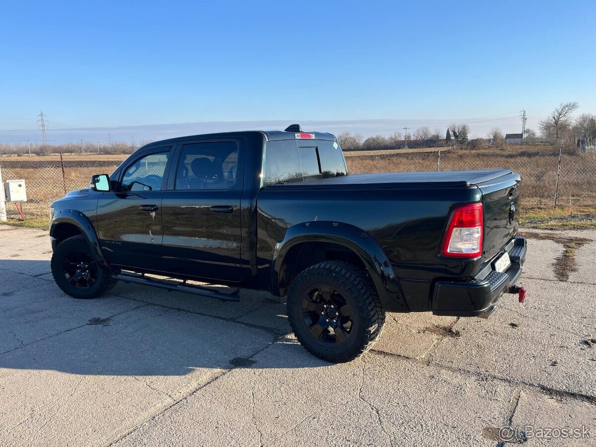 RAM 1500 BIG HORN HEMI 5,7 L + LPG