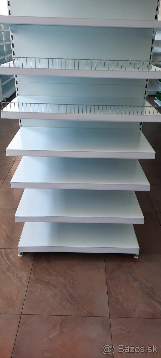 PREDÁM REGÁLY A VYBAVENIE PREDAJNE POTRAVÍN A MÄSIARSTVA - 2