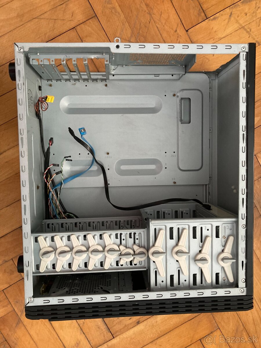 Predám PC skrinku - 2