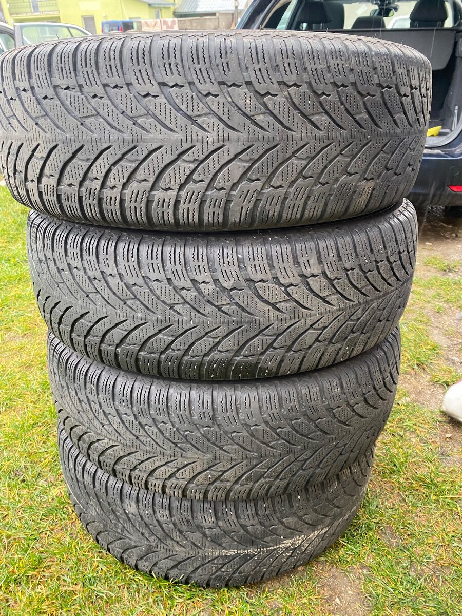 Predám pleumatiky zimné 21570 r16 - 2