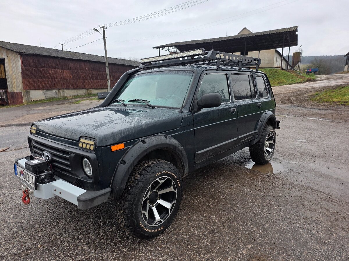 Predám Lada Niva dlha 5dverova verzia - 2