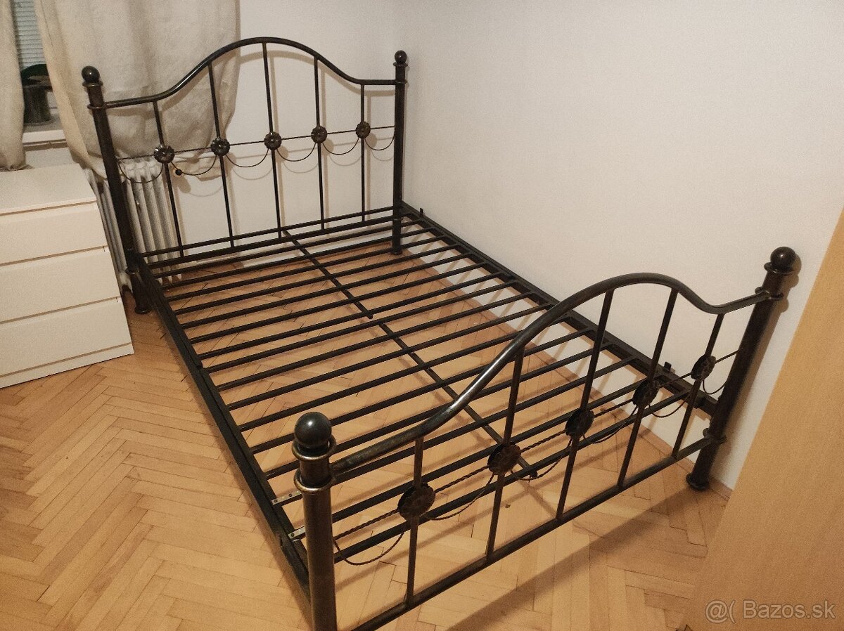 Predám posteľ s rozmermi 1,4 x 2,0 - 2