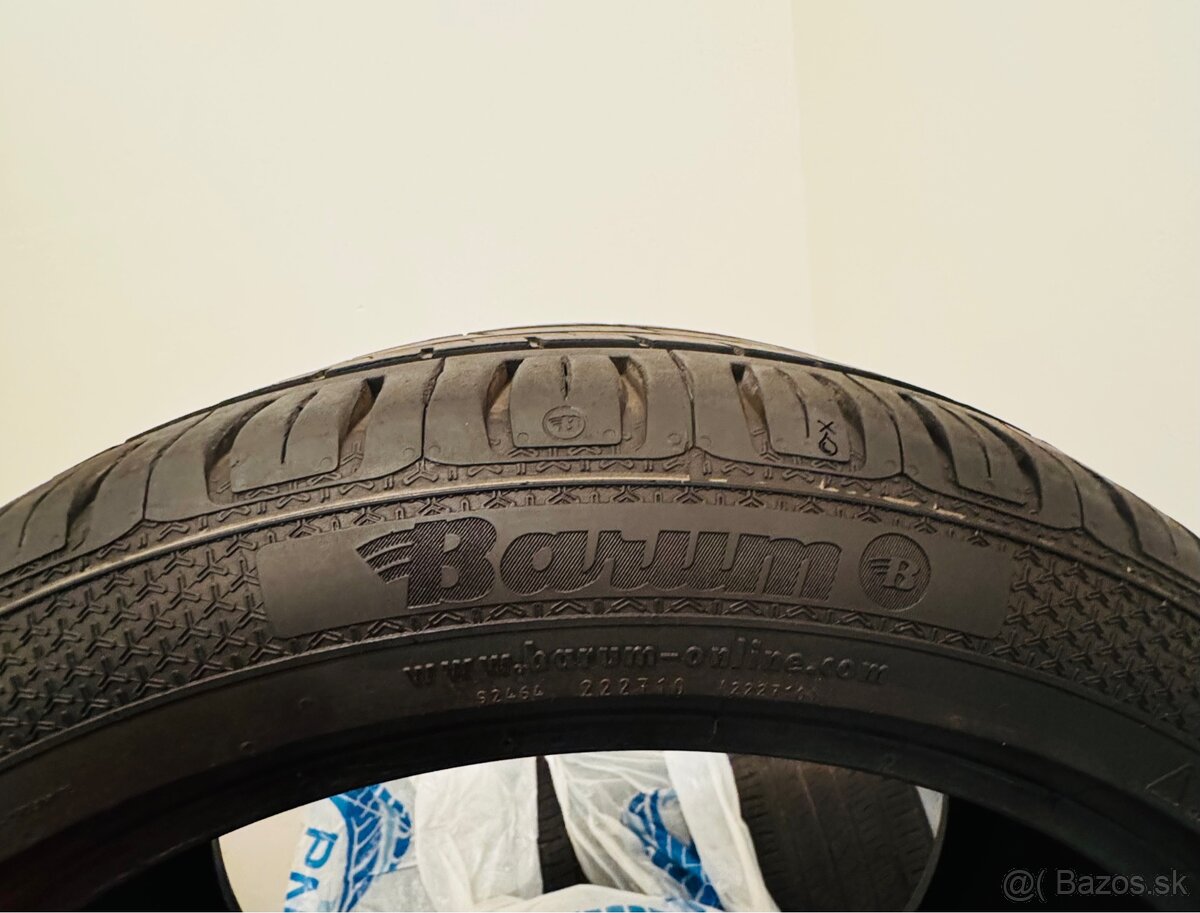 255/40 R19 Barum - 2