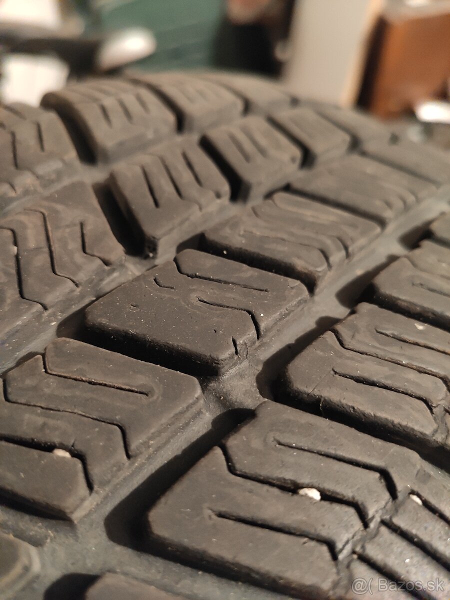 zimné pnematiky 185/65 R15 + disky - 2