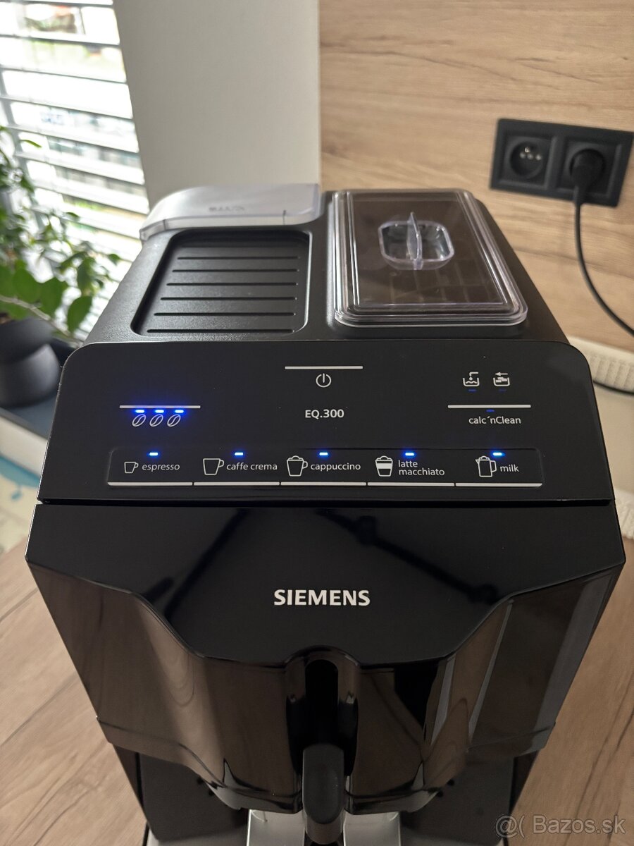 Kávovar Siemens EQ.300 - 2