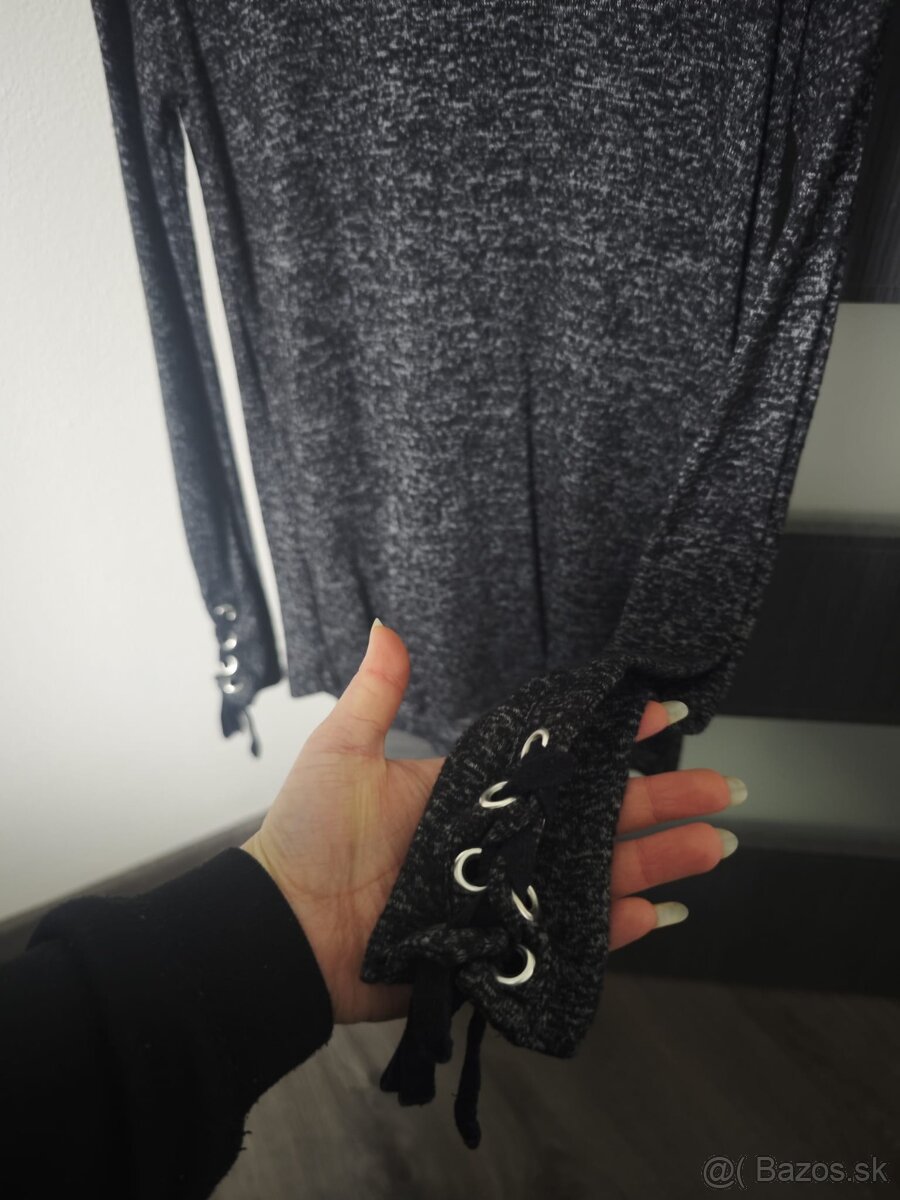 Tričko s aplikáciou na rukávoch - 2