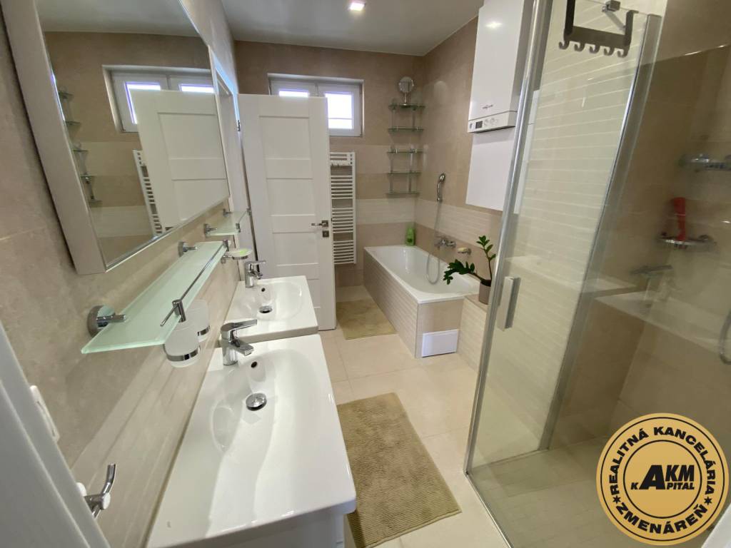 Honosný 3 izbový 95m2 byt v srdci mesta Zvolen na PRENÁJOM - 2