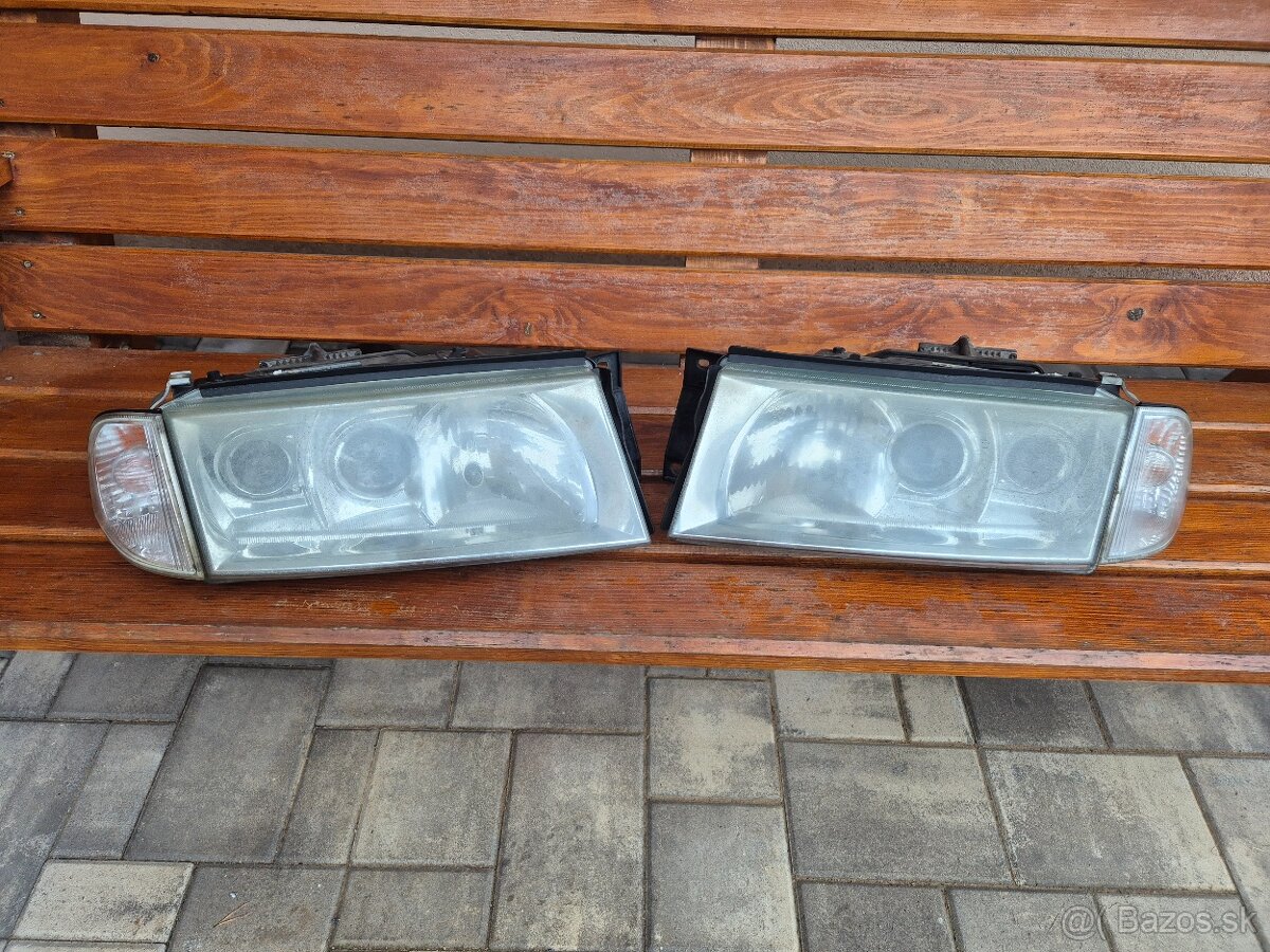 Predám predné svetlá Xenóny pre Škoda Octavia I 1 RS - 2