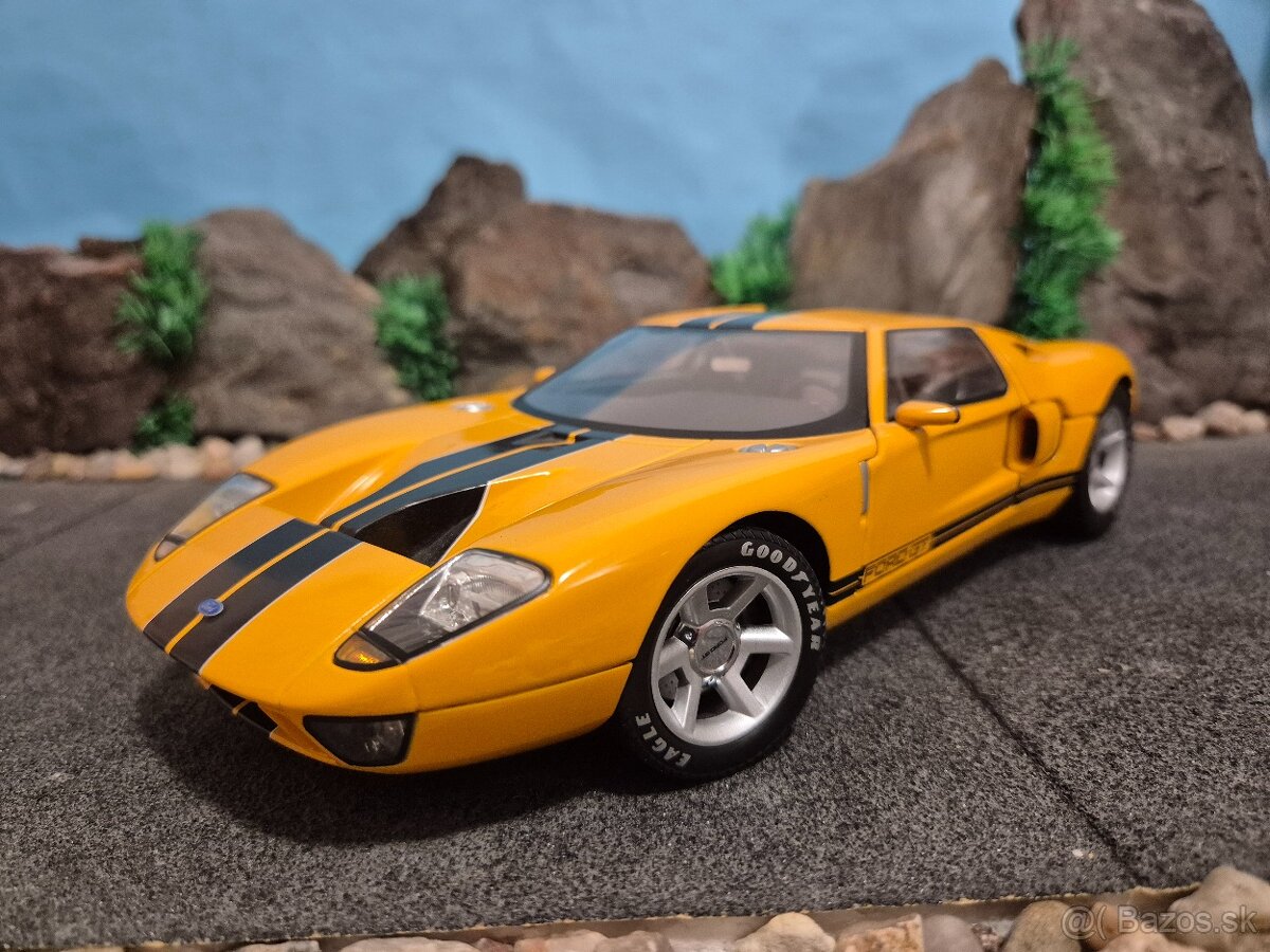 Prodám model 1:18 Ford GT - 2