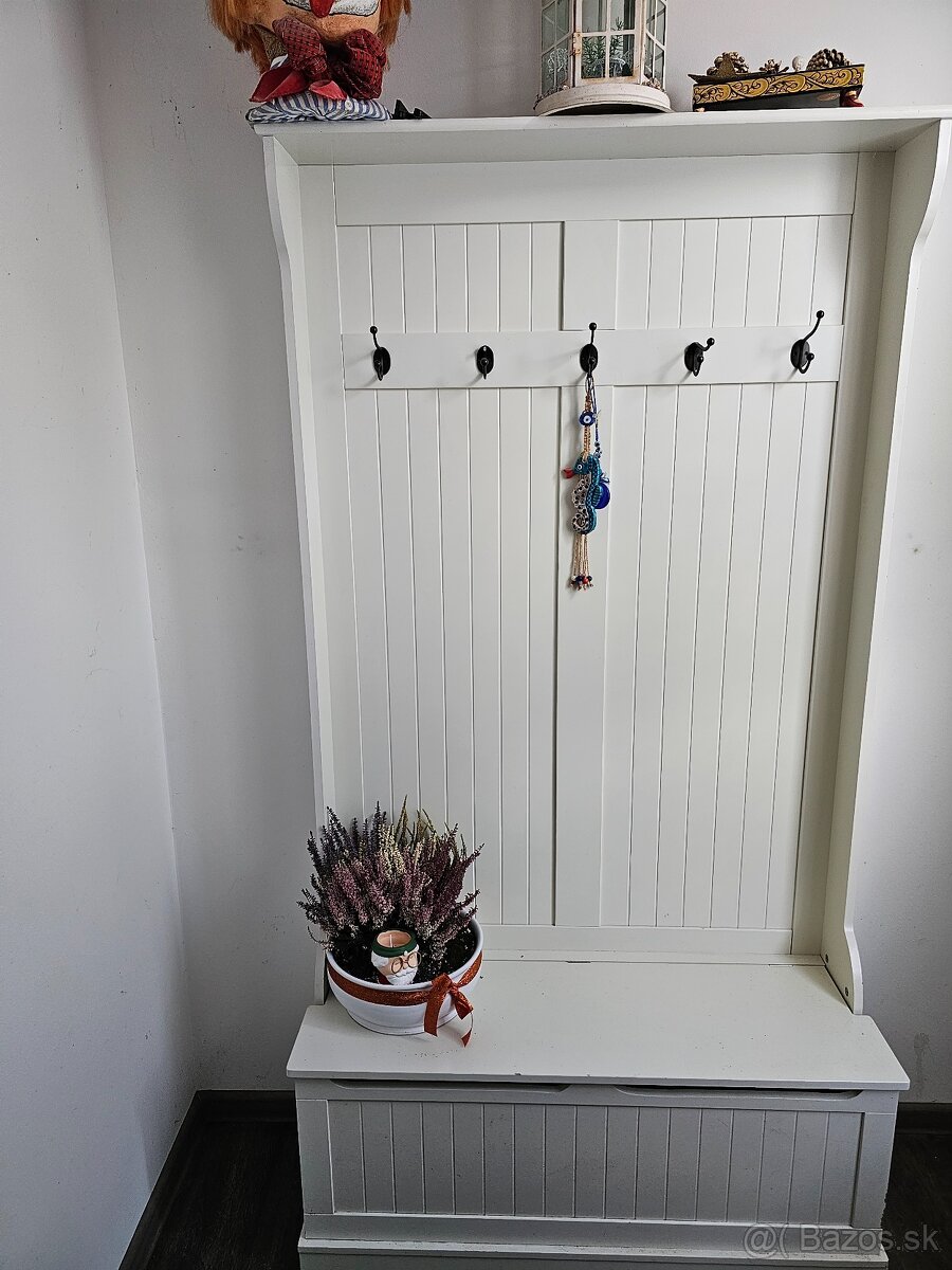 Vešiaková stena - 2