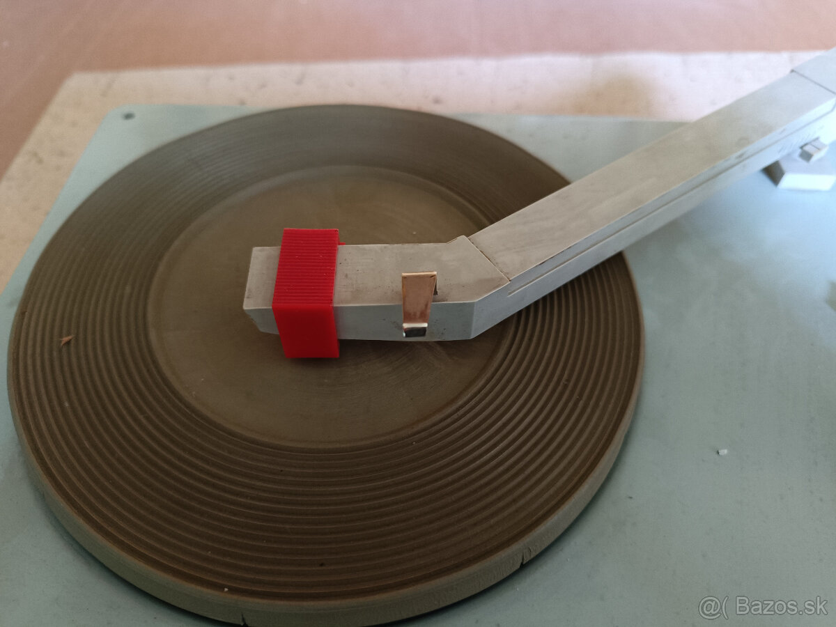 Predám Kompletné šasi gramofónov - 2