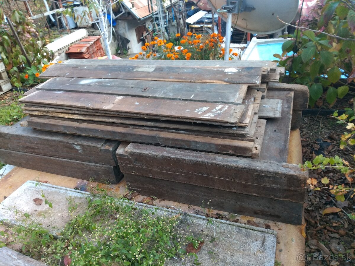 DREVENÁ BEŇDŇA NA OBILIE - 2