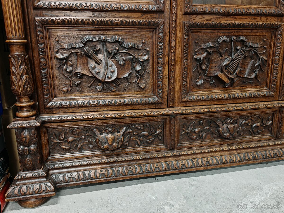 Starožitná vitrína - 2