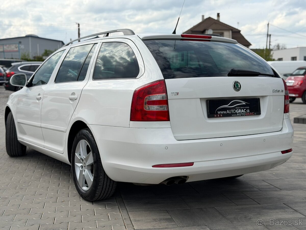 Škoda Octavia Combi 2.0 TDI CR DPF Elegance - 2