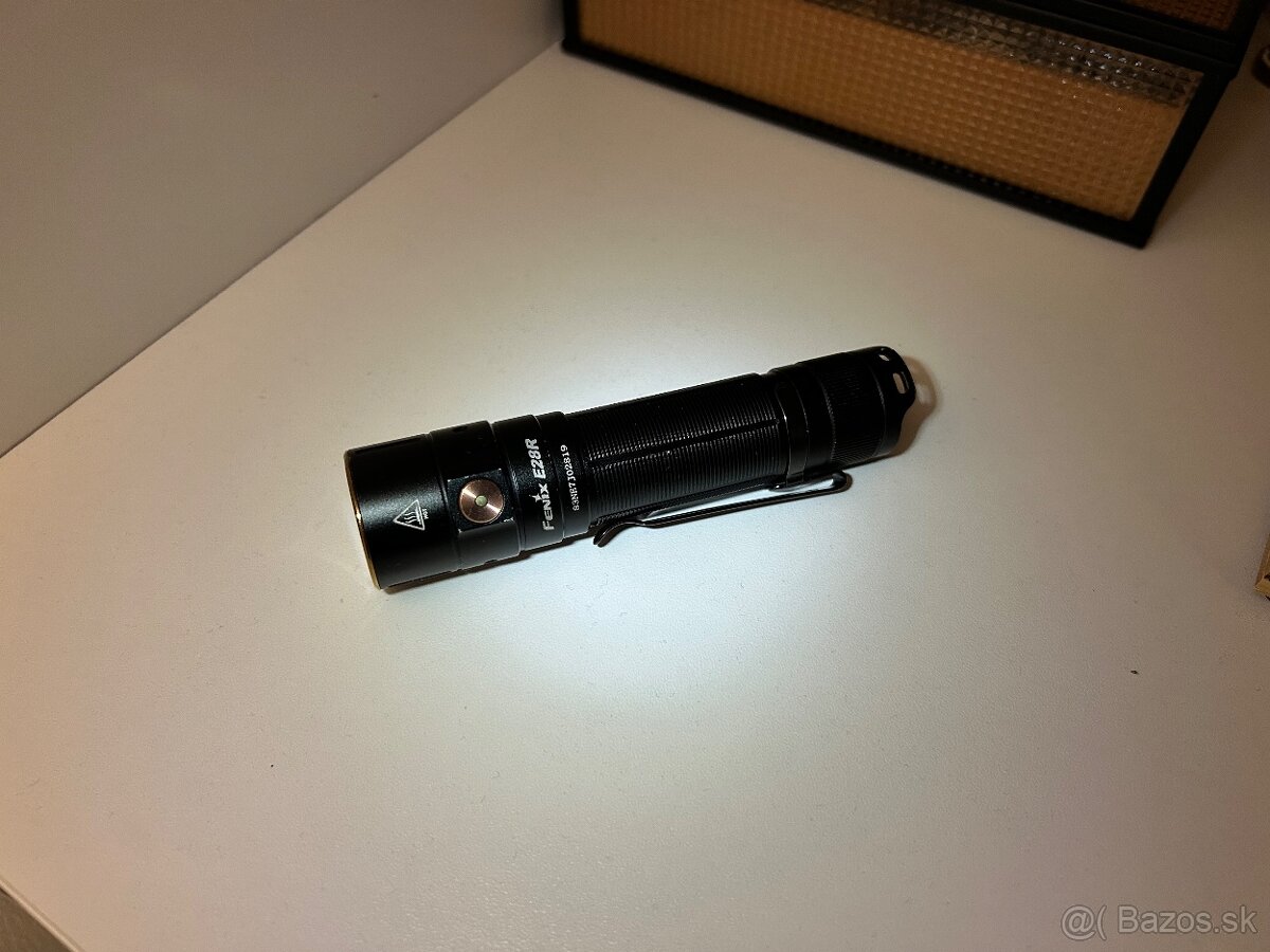 Fenix E28R - 2
