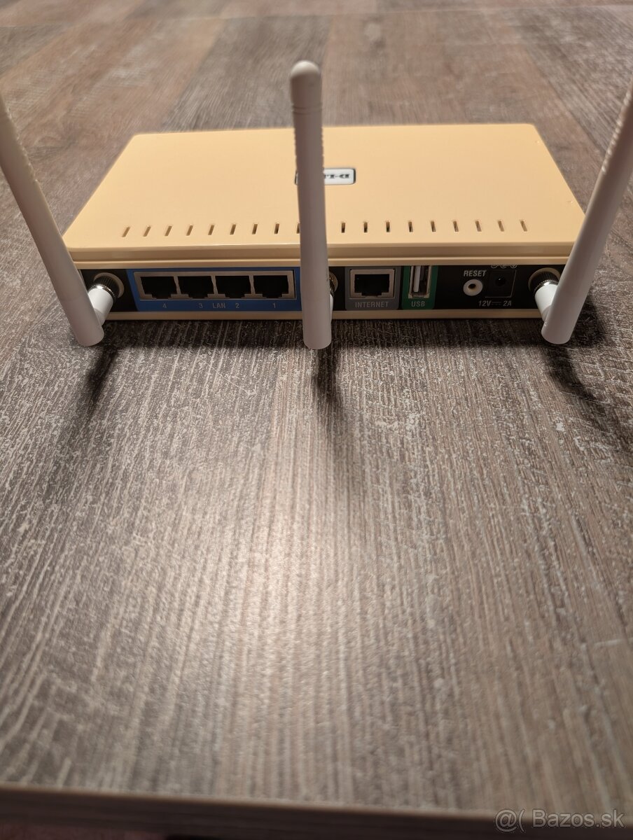 Predám D-Link DIR-655 Wifi Router, 1Gb WAN, 4x 1Gb LAN - 2