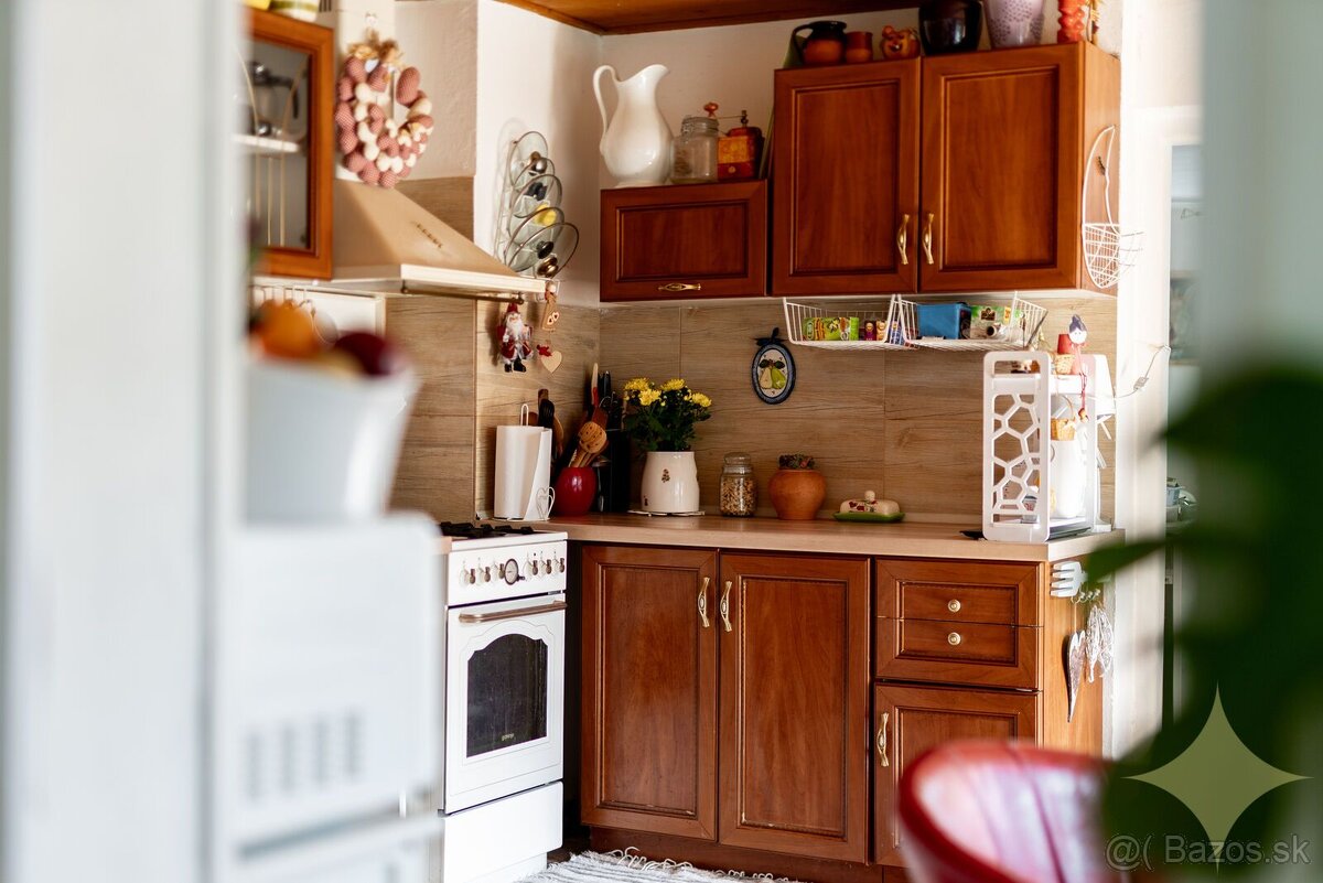 Pokoj vidieka, výhody mesta – Rodinný dom v Novej Bani na pr - 2