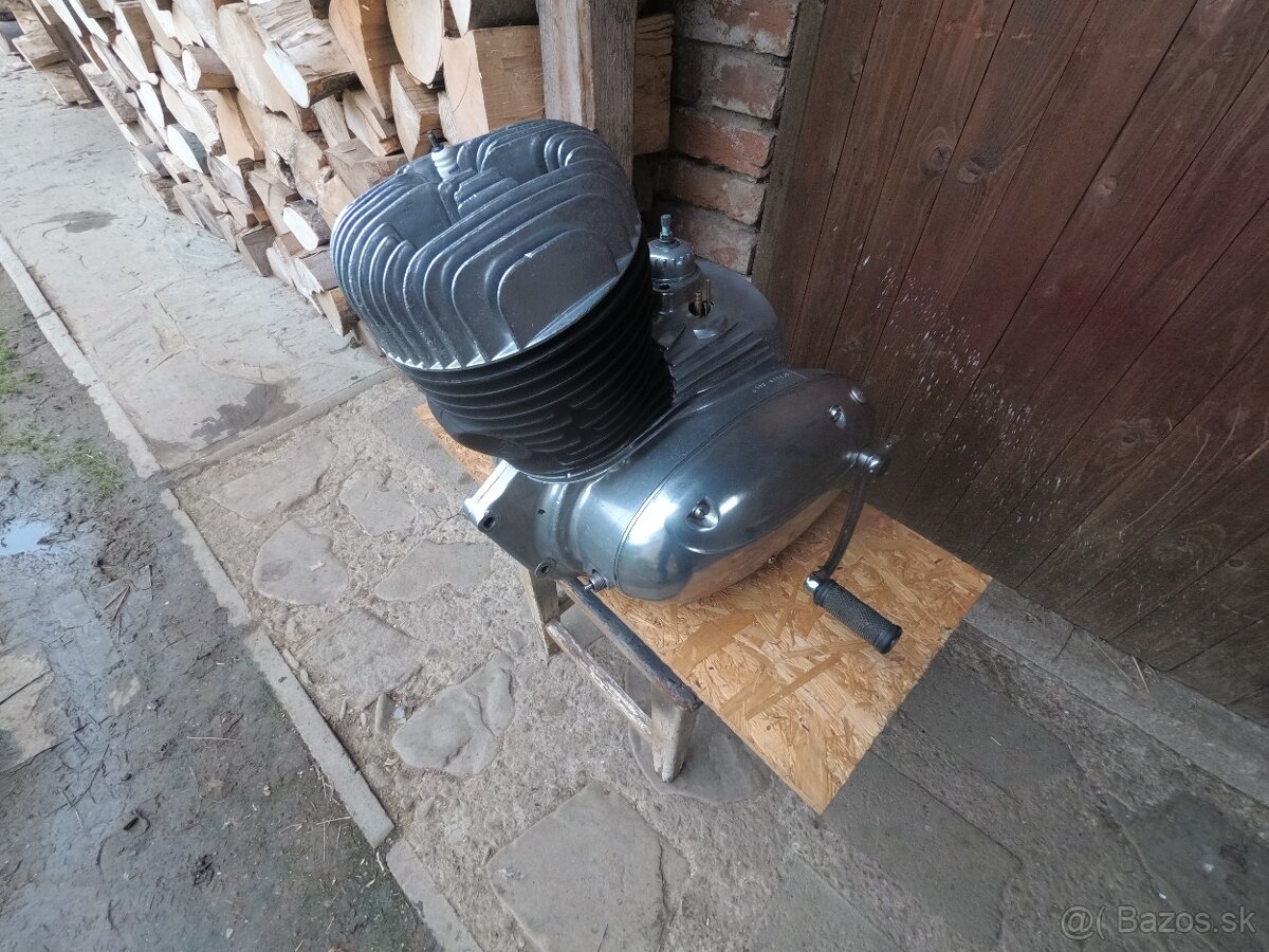 Motor jawa 250 590. - 2