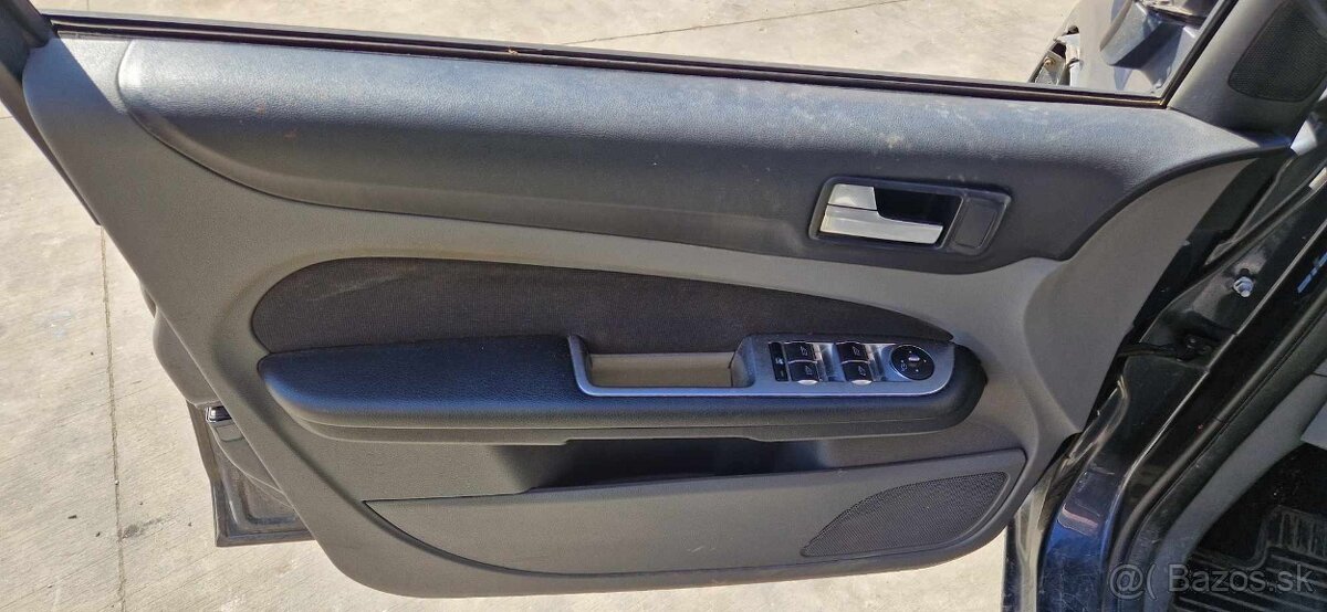 Ford Focus FL 1,6i 74kw kód motora: SHDC - 2