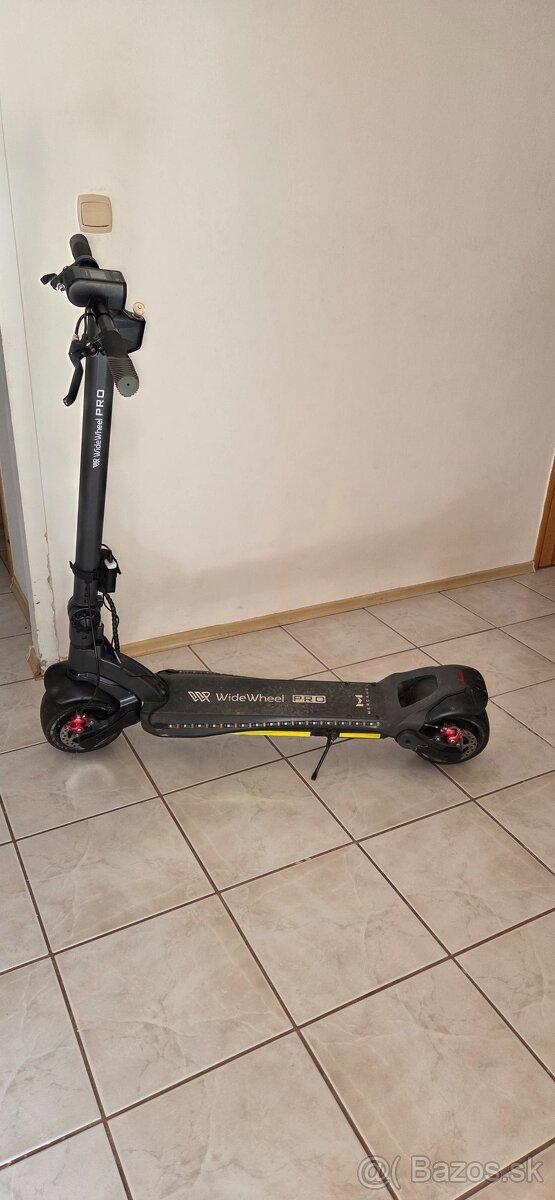 Elektrická kolobežka Mercane WideWheel Pro - 2