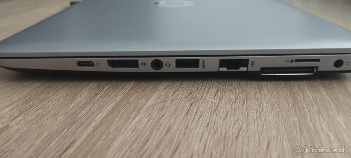 HP EliteBook 820 G3 - 2