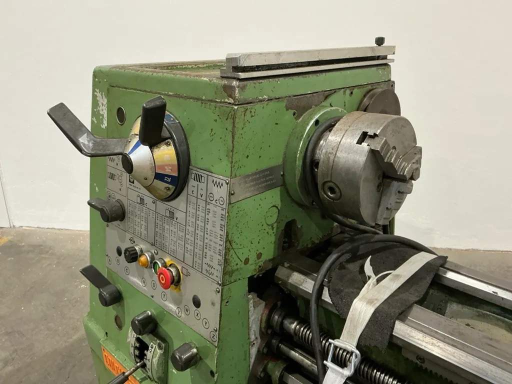 Dielenský Sústruh Colchester - 2