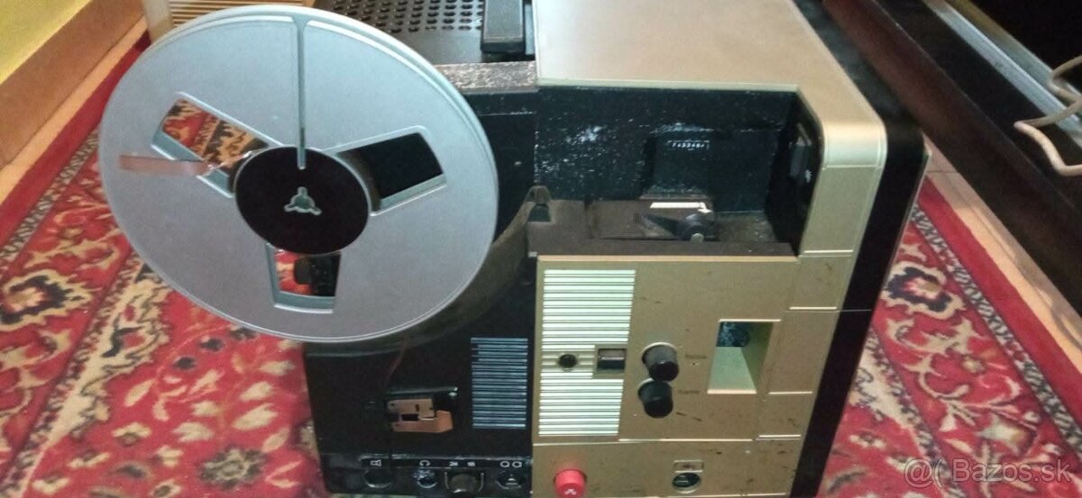 Predám premietacku projekční ,stereo philips - 2