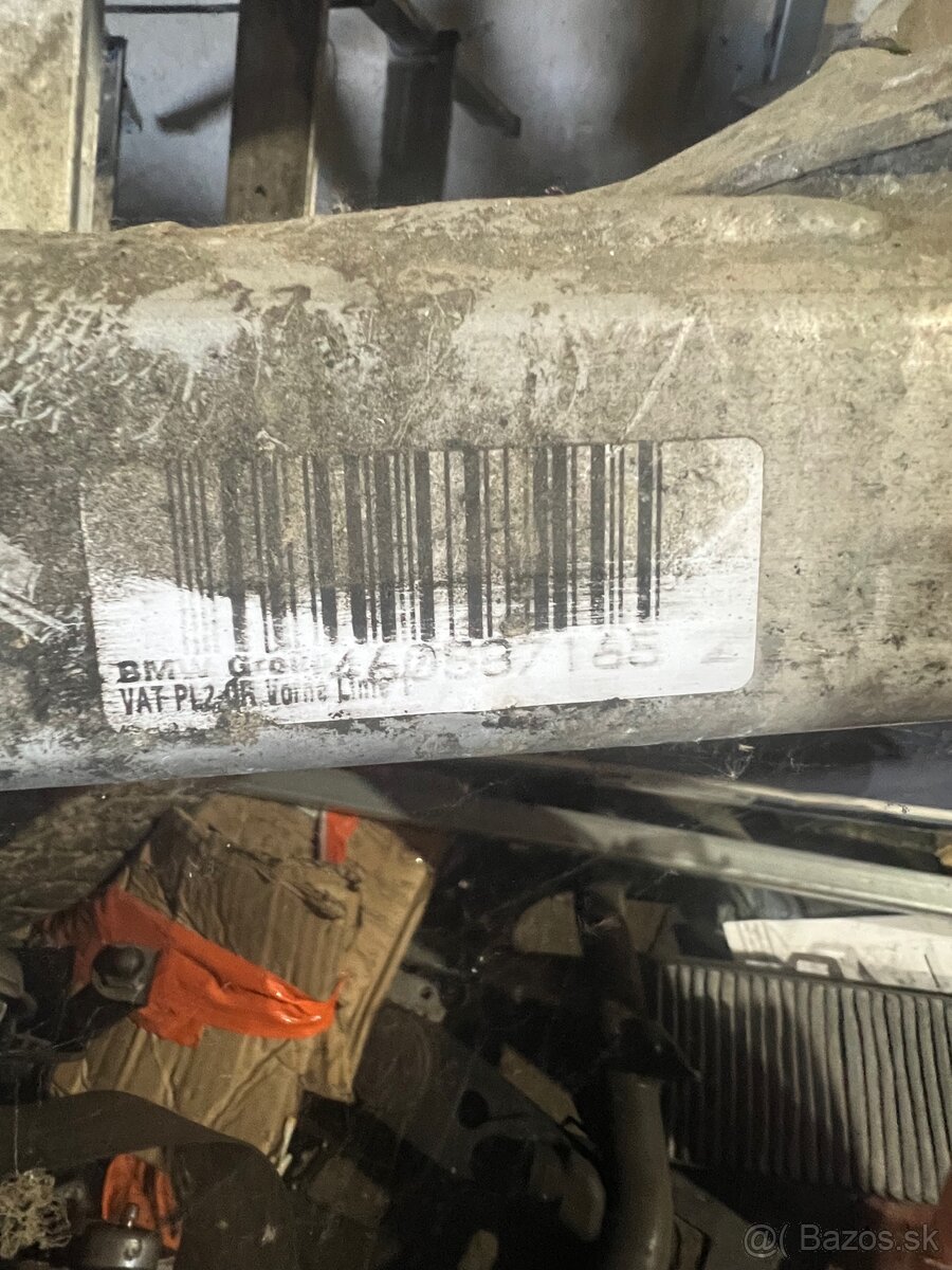 BMW e90 predná napravnica - 2