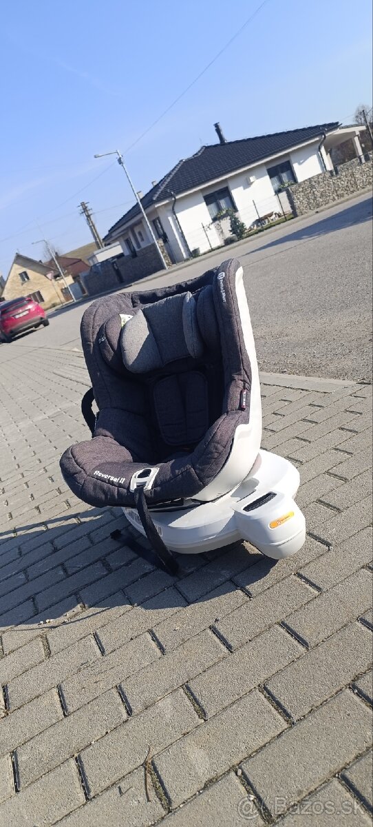 Autosedačka Petite&Mars Reversal II Isofix - 2
