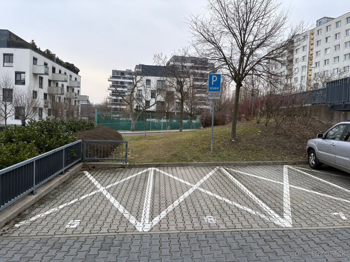 PRENÁJOM - PARKOVACIE STÁTIE - 2