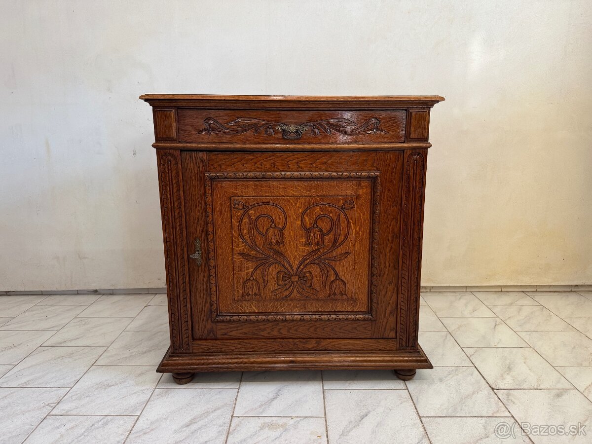 Starožitná rustikální skříň - 2