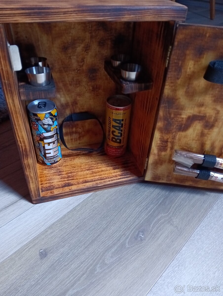 Drevený minibar - 2