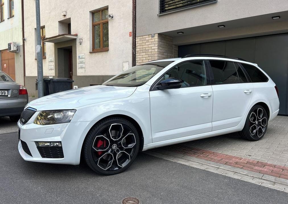 Škoda Octavia, 2.0TSi RS ČR - 2