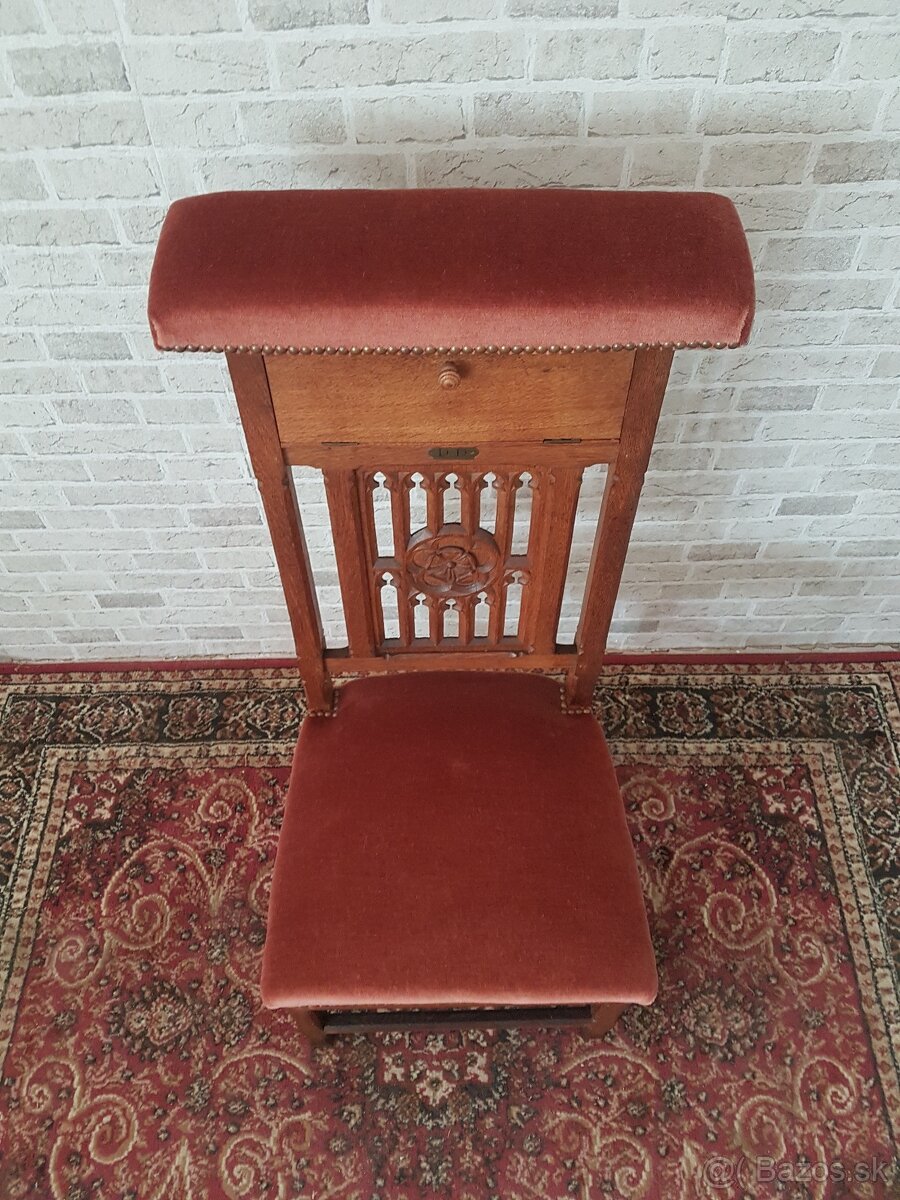 Starožitný nabytok - 2