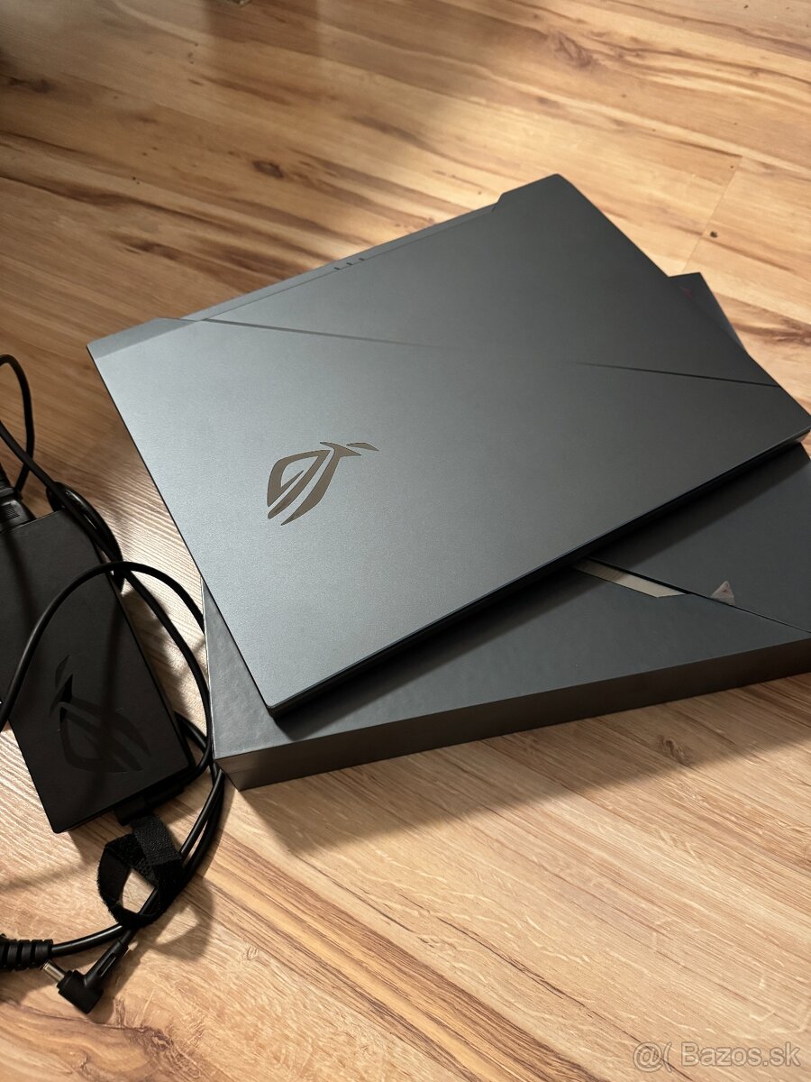 ASUS ROG Zephyrus Duo 15 GX550LXS - 2