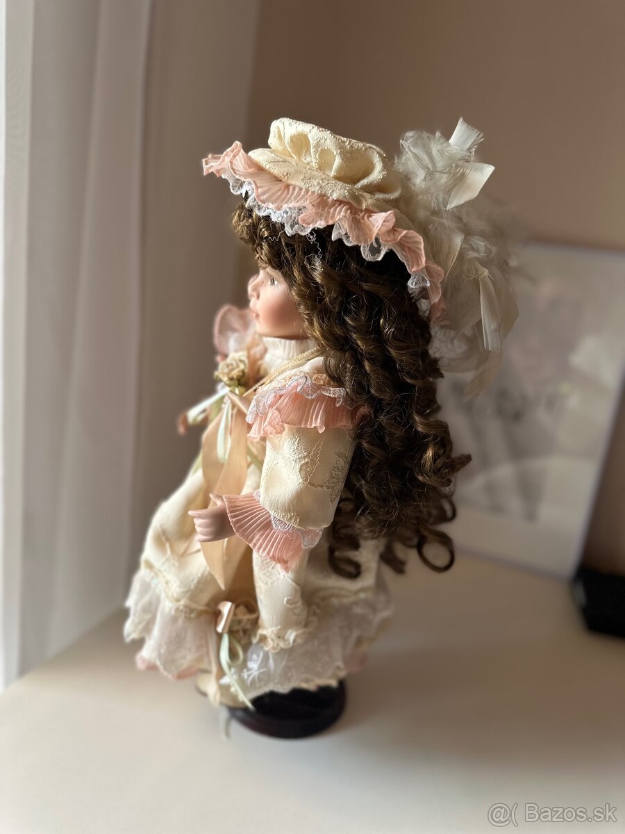 Porcelánová bábika - 2